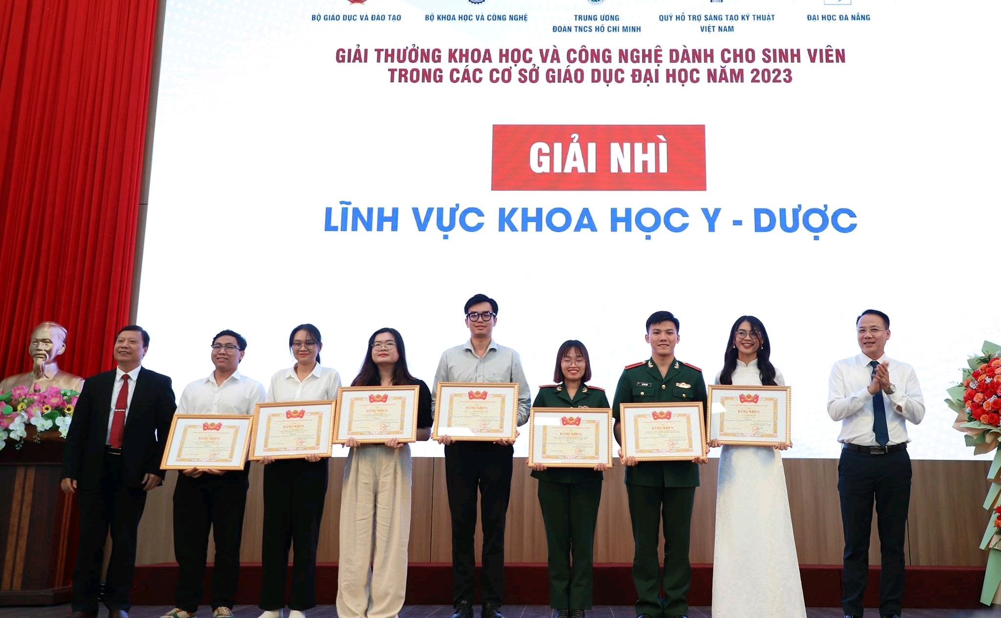 Sinh viên Trường Y Dược - Đại học Duy Tân đạt Giải thưởng Khoa học và Công nghệ dành cho sinh viên các cơ sở giáo dục đại học năm 2023